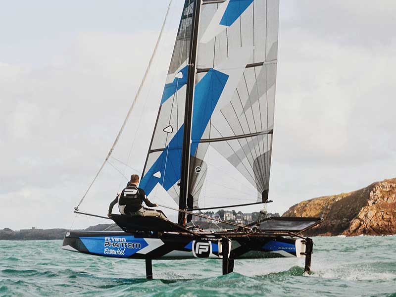 2018-2019 Phantom Catamaran